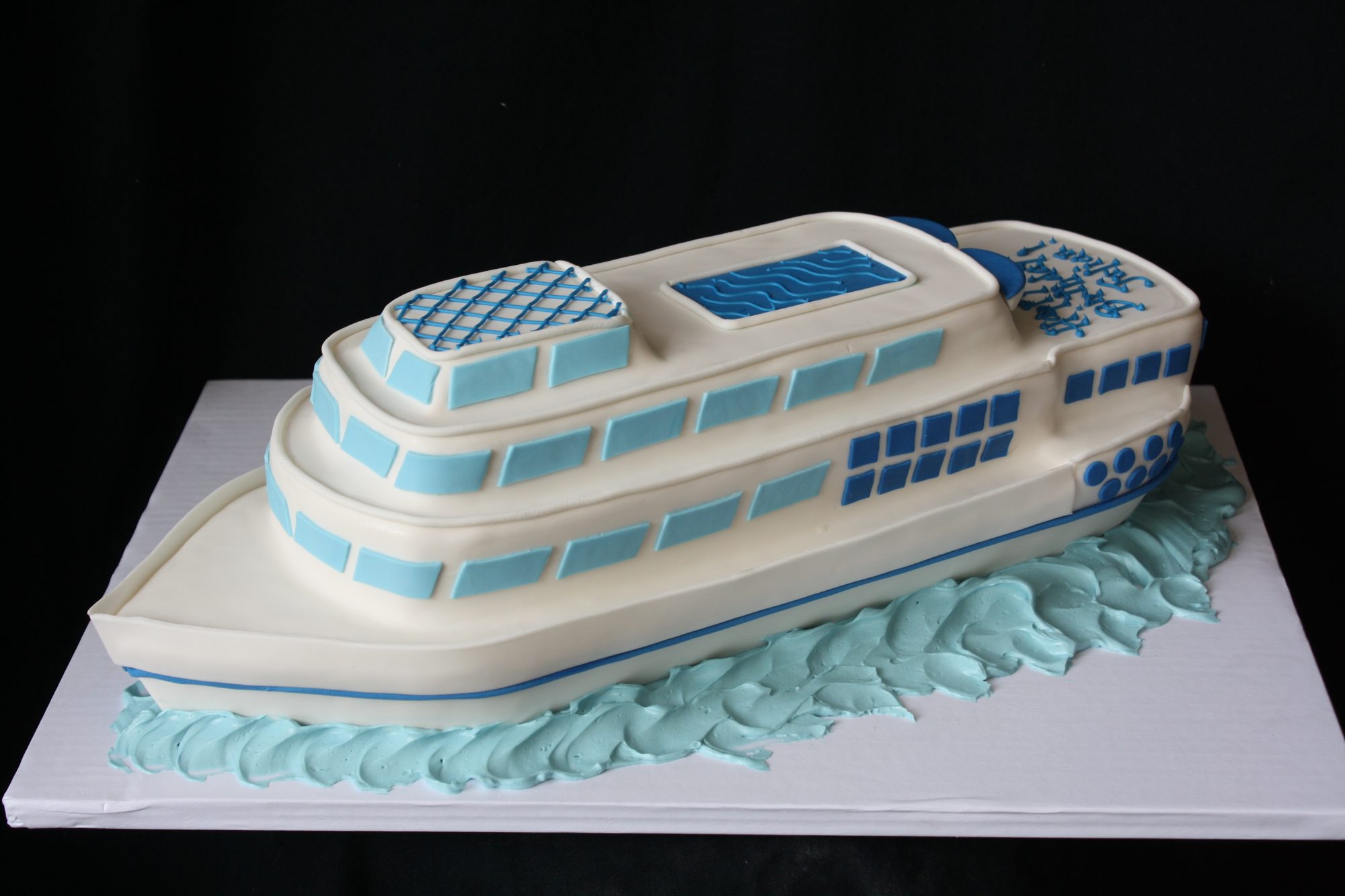 Sculpted cruise ship cake